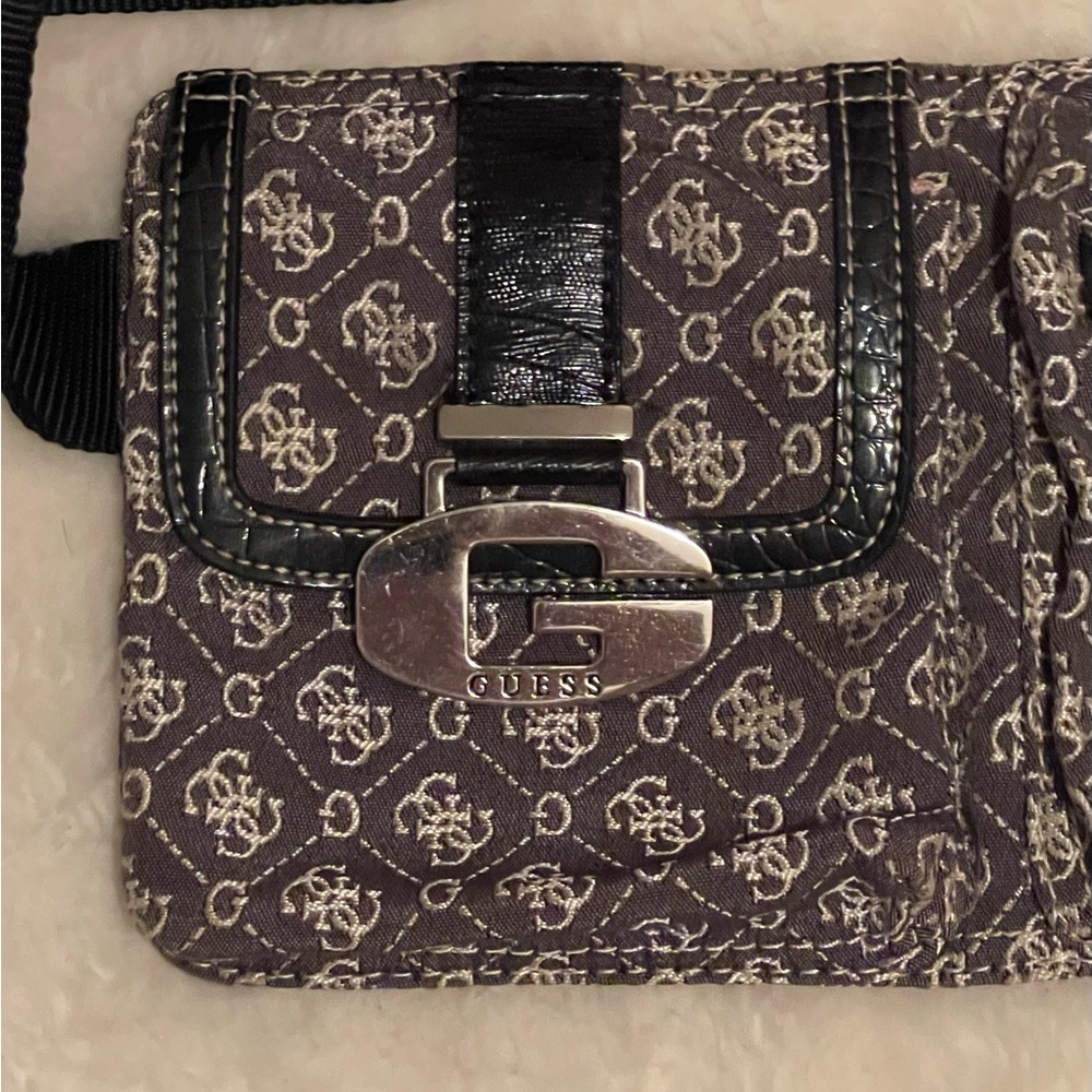 💫Guess💫 Y2K crossbody bag - Picture 6 of 7